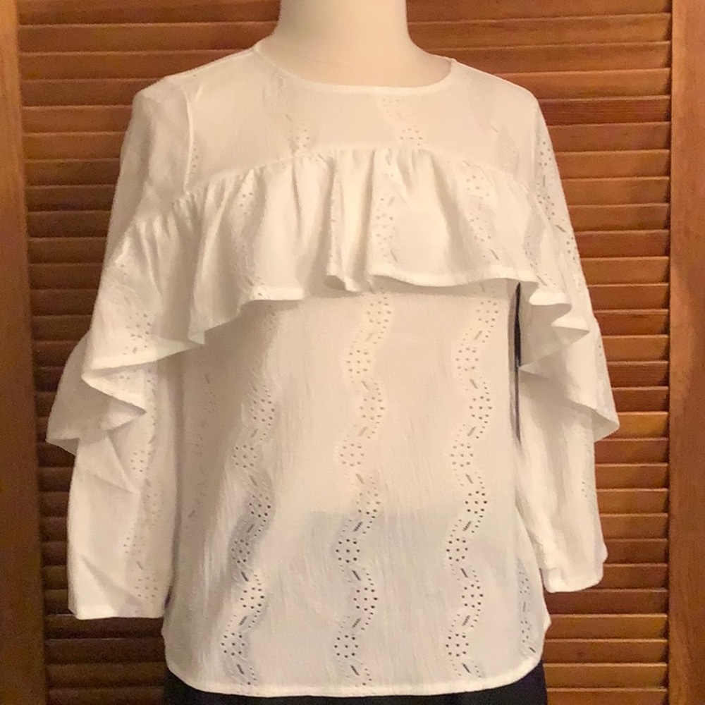 Simply Vera Wang White Eyelet Ruffle Boho Top